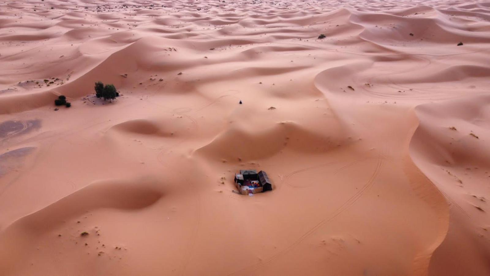 Отель Gambi Camp Adrouine Экстерьер фото